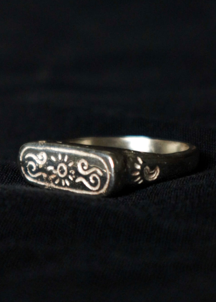 Egyptian dreams ring - silver